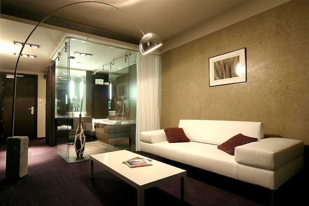 Le Rex Hotel Tarbes 4*,  Francia