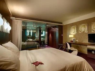 Le Rex Hôtel Tarbes 4*,  France